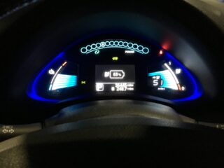 nissan leaf gauges - renting an electric car in maui