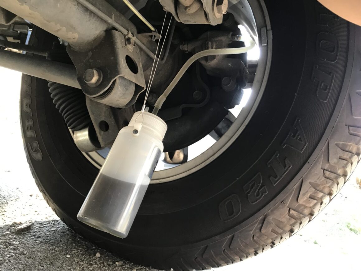 how to bleed brakes by yourself