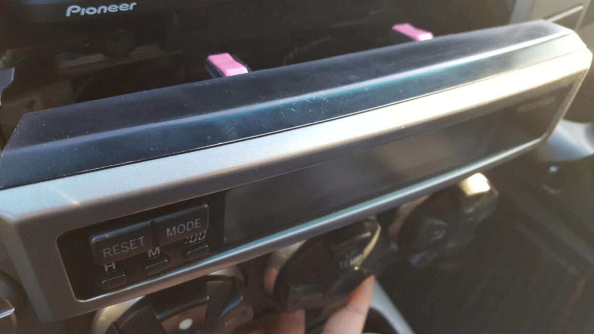 4runner 4th gen removing climate control and lcd screen 