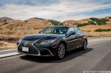 2019 Lexus ES350 Review 16 of 31