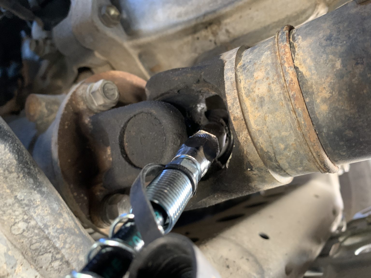 How to Grease the Driveshaft 4th Gen Toyota 4Runner The Track Ahead