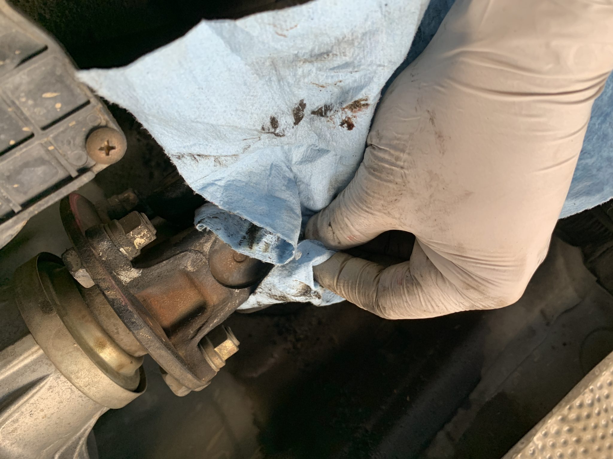 How to Grease the Driveshaft 4th Gen Toyota 4Runner The Track Ahead