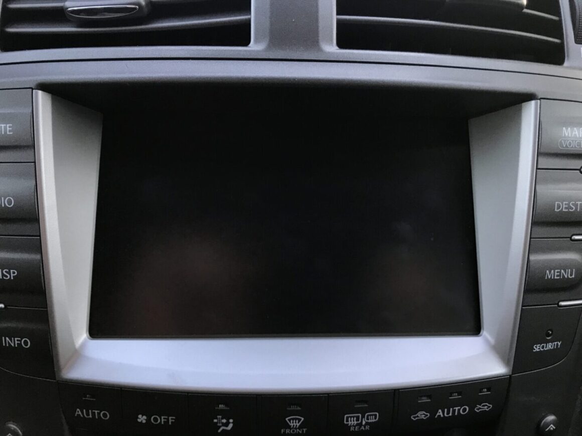 lexus is350 blank screen fix