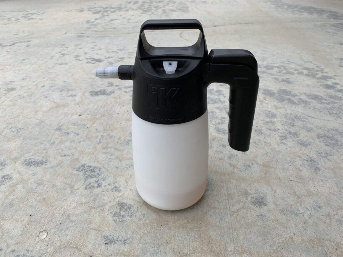 how to perform an iron decontamination on a car - ik sprayer