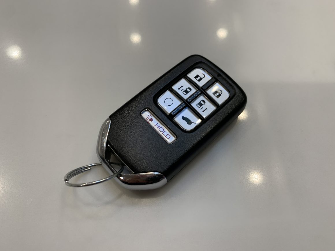 Replacing the Remote Key Fob Battery Without Any Tools: 5th Gen Honda Odyssey (2018-2023)