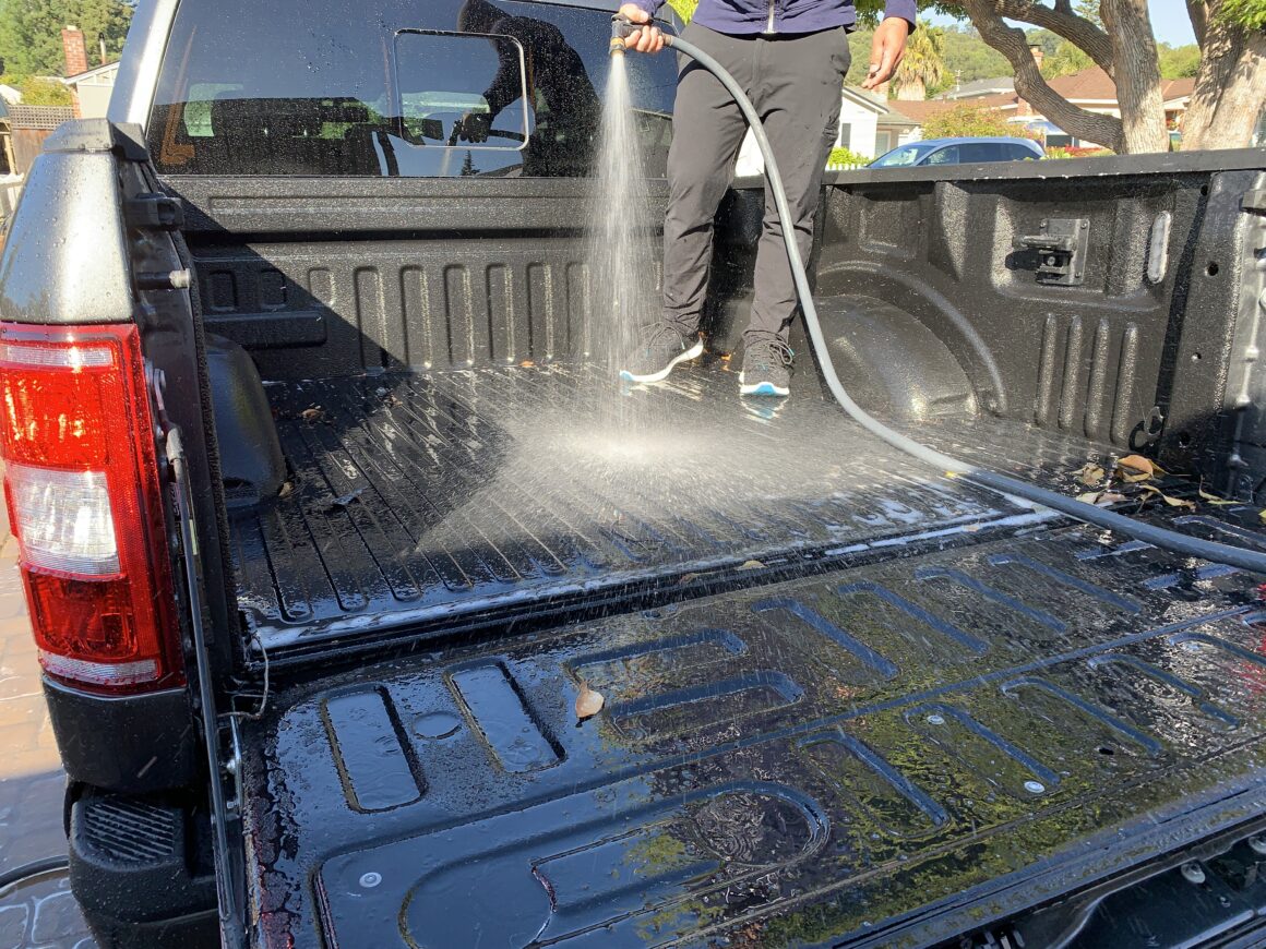 How to Quickly and Efficiently Clean Out Your Truck Bed
