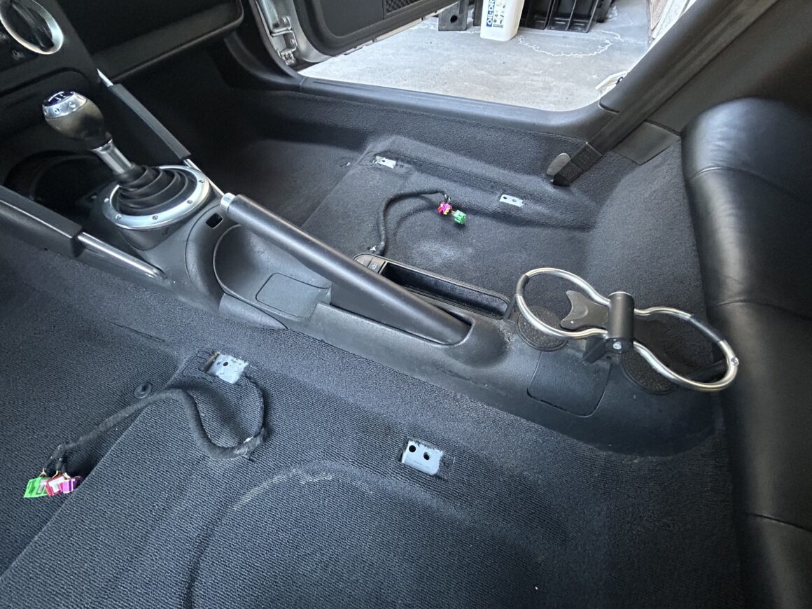 How To Remove The Center Console: Audi TT MK1 (2000-2006)