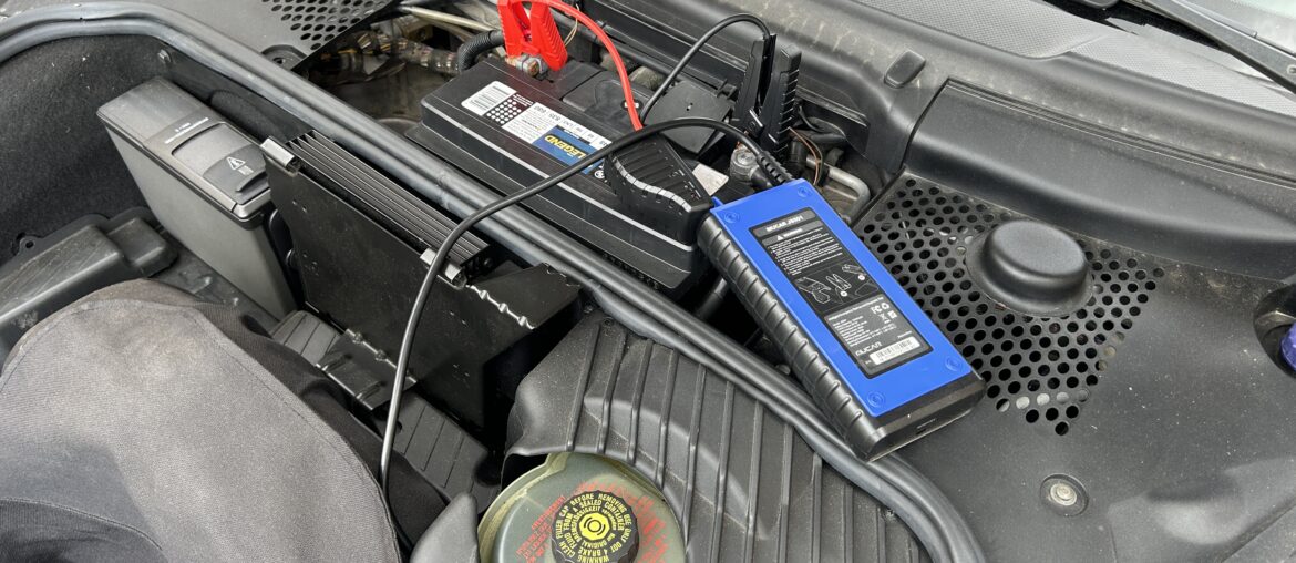 How to Jump Start a Dead Battery: Porsche 911 996 (1999-2005)